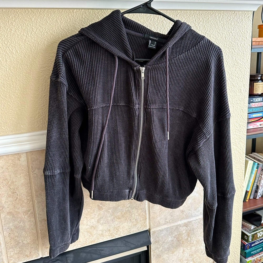 Cropped grey zip-up women’s small